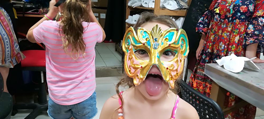 Venice for kids, a creative and active experience with Isabella