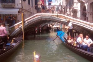 Narrow canal private boat tour with Isabella