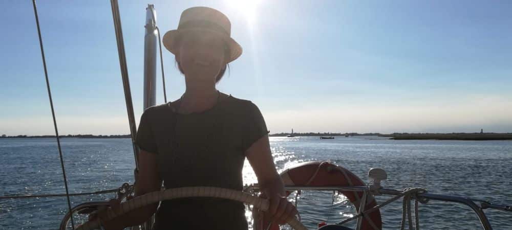 Isabella, giro in barca sulla laguna di Venezia. Guida professionale per tour privati, escursioni a tema